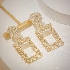 Elegant Gold Drop Earrings